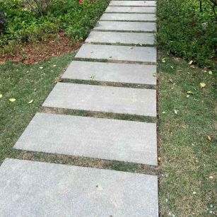 三门峡 芝麻黑小区踏步、汀步石铺装效果