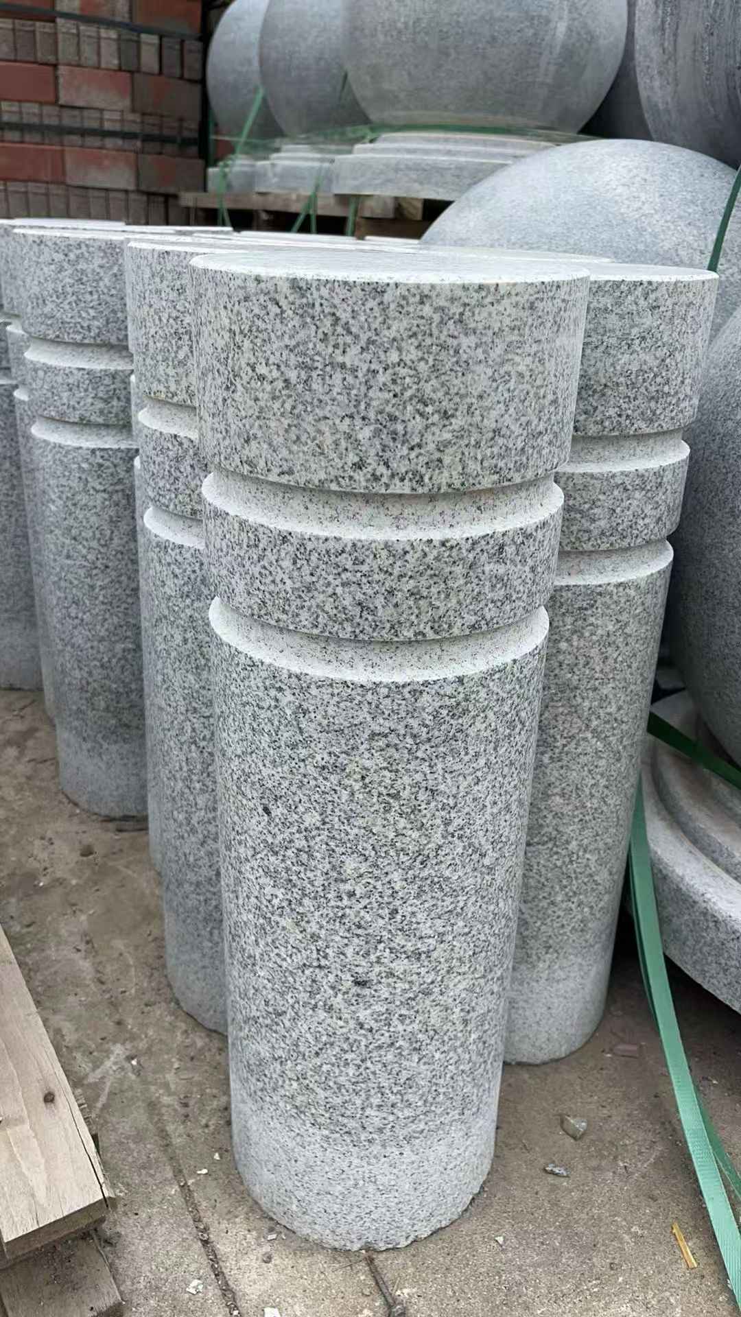 三门峡 芝麻白花岗岩挡车柱、隔离柱多少钱