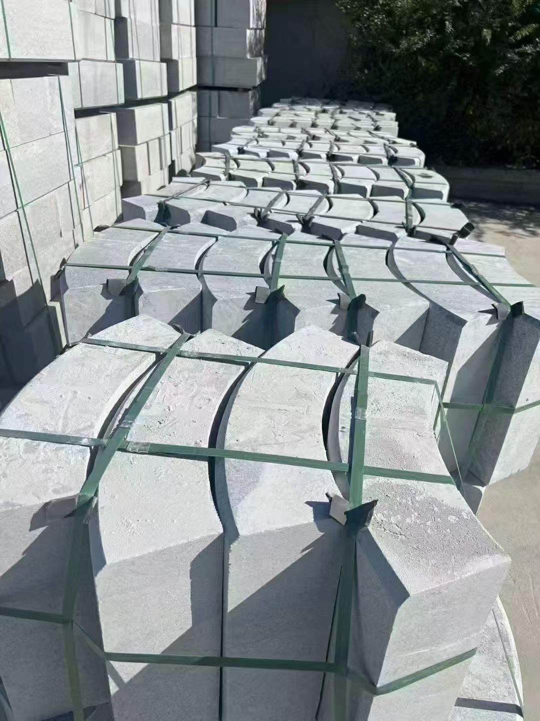 三门峡 芝麻灰弧形路沿石