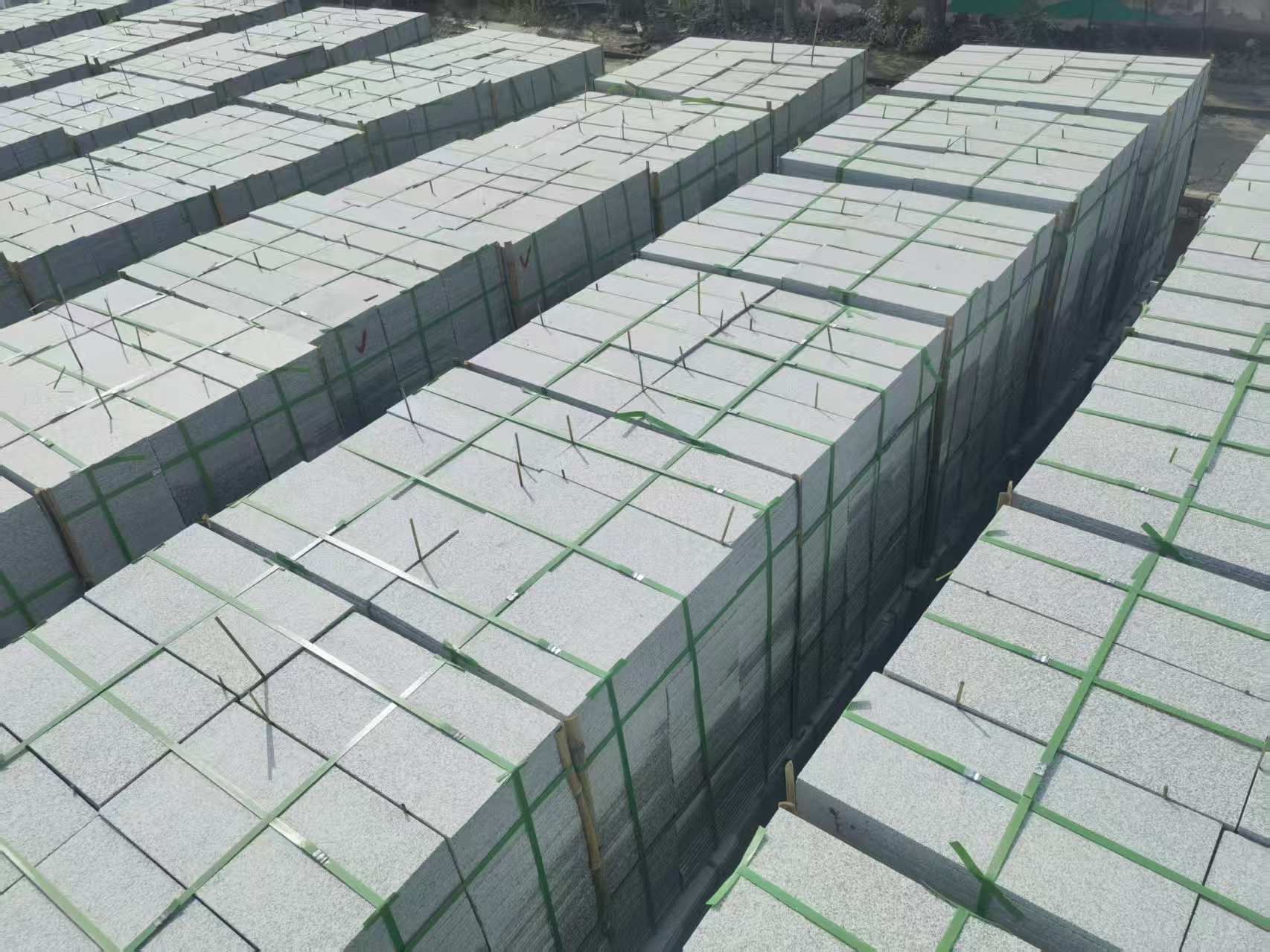 三门峡 芝麻白1.8公分火烧300*600地铺，清仓大甩卖