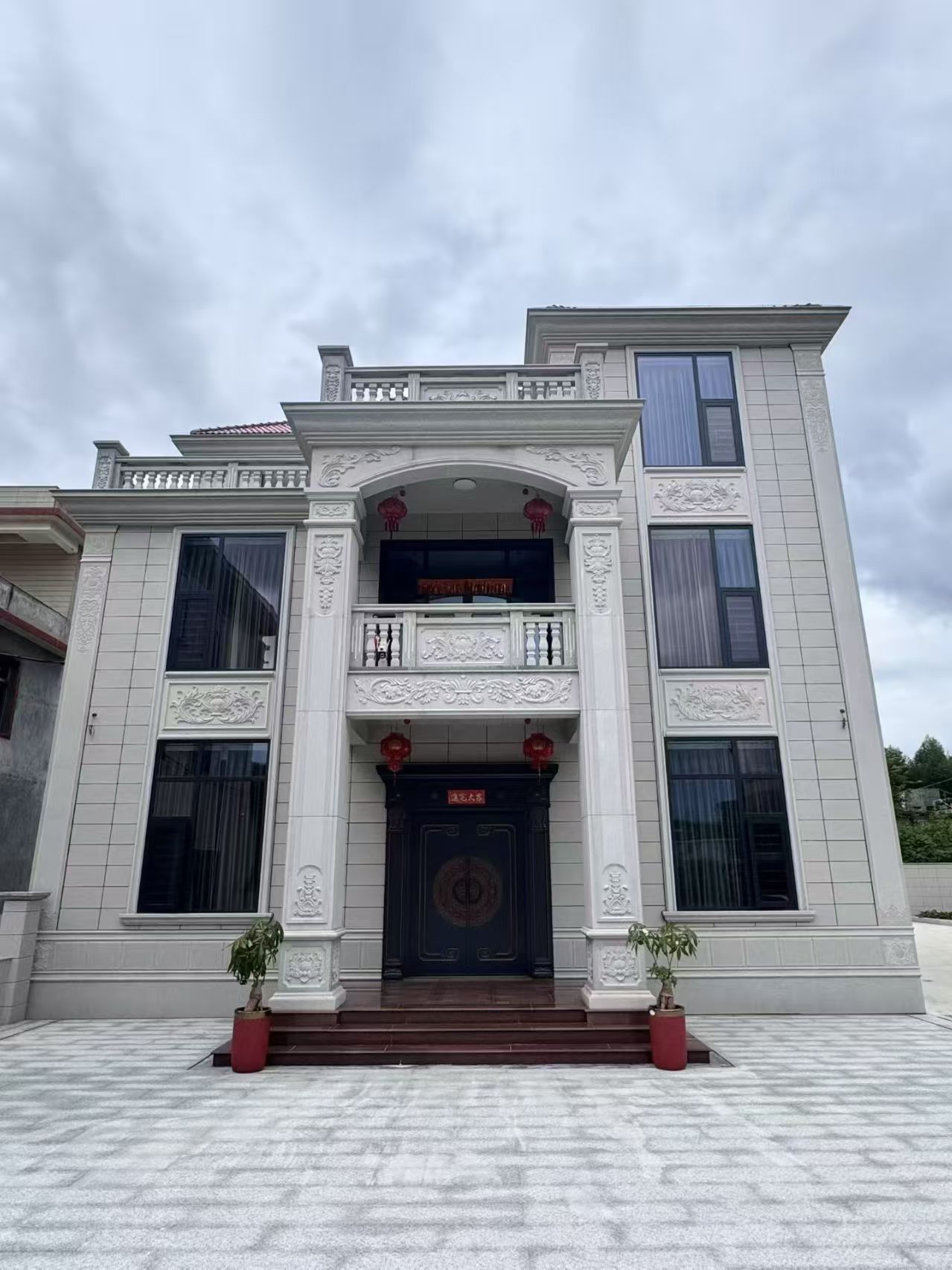 三门峡 芝麻白石材别墅干挂案例展示