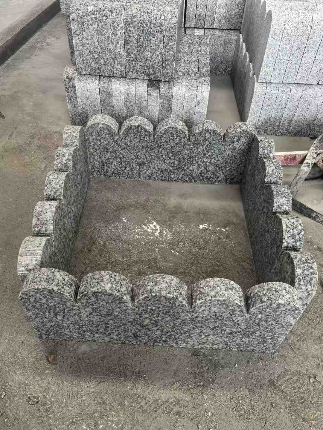 三门峡 花边石、花坛围栏石、花池界石、菜园栅栏石、镶边石、波浪状界石介绍