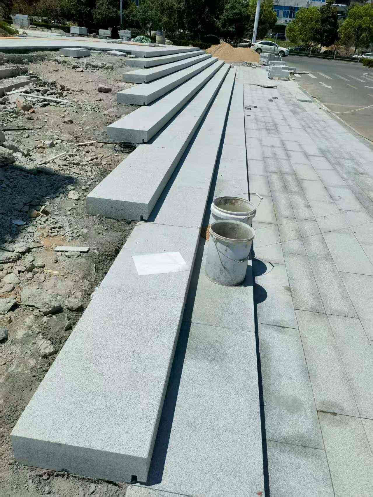 三门峡 芝麻白整石台阶，施工现场