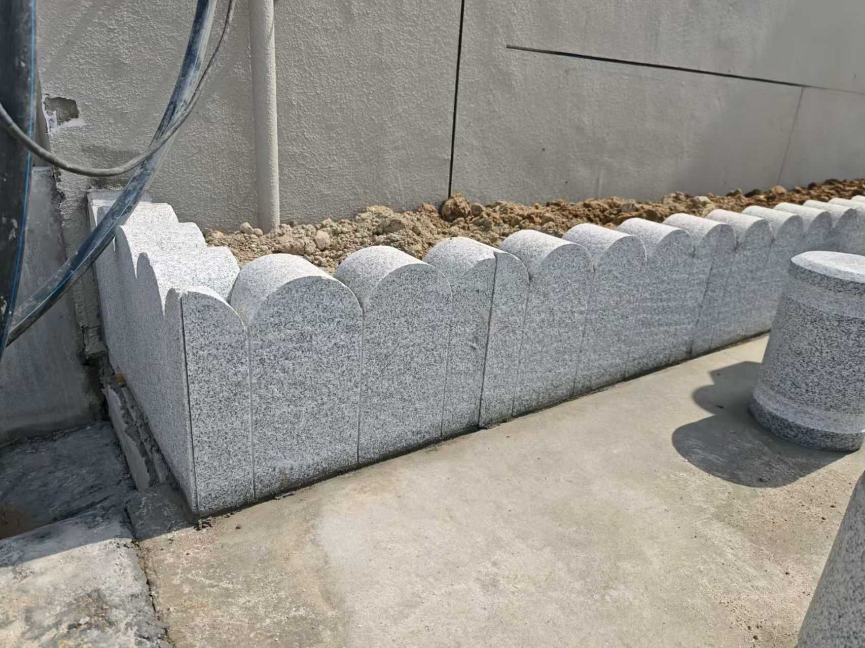 三门峡 芝麻白花岗岩花边石铺装效果图