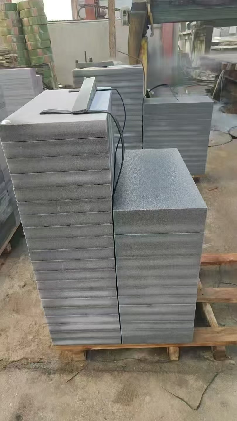 三门峡 芝麻灰火烧面300*600*50地铺石材